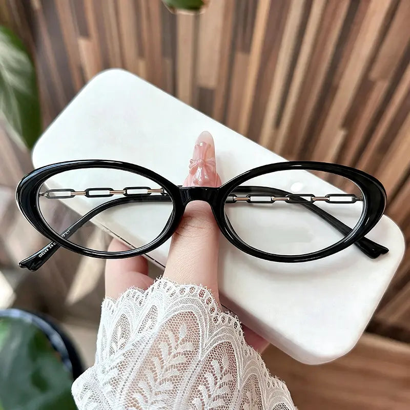 Lia Cut-edge cat-eye glasses