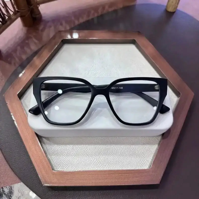 Veda Cutedge cat-eye glasses