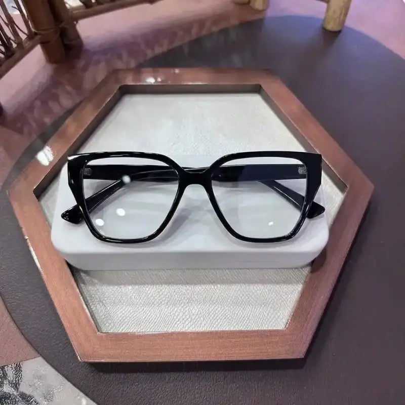 Veda Cutedge cat-eye glasses
