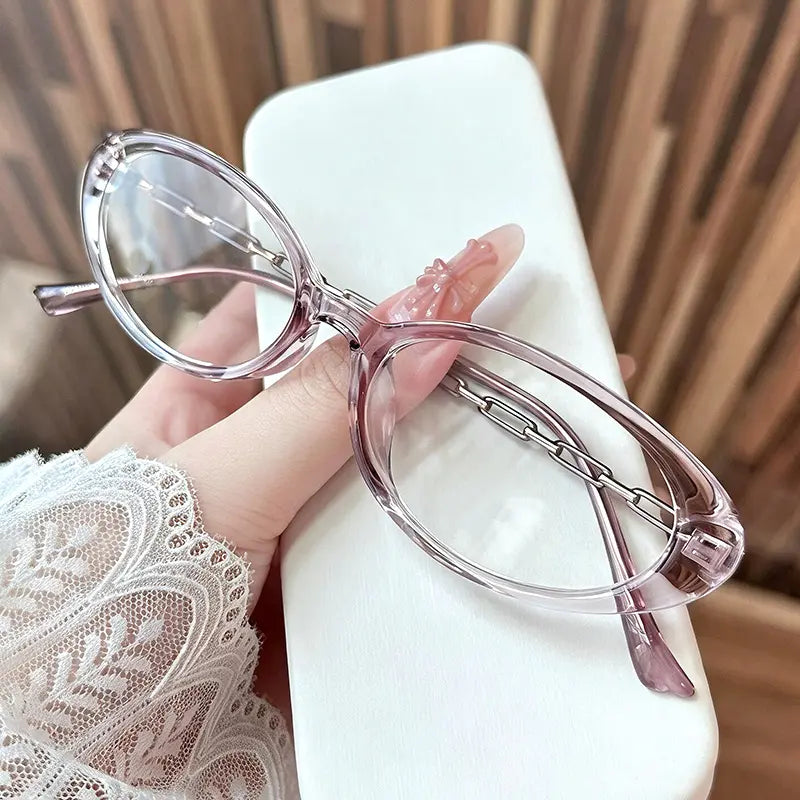Lia Cut-edge cat-eye glasses