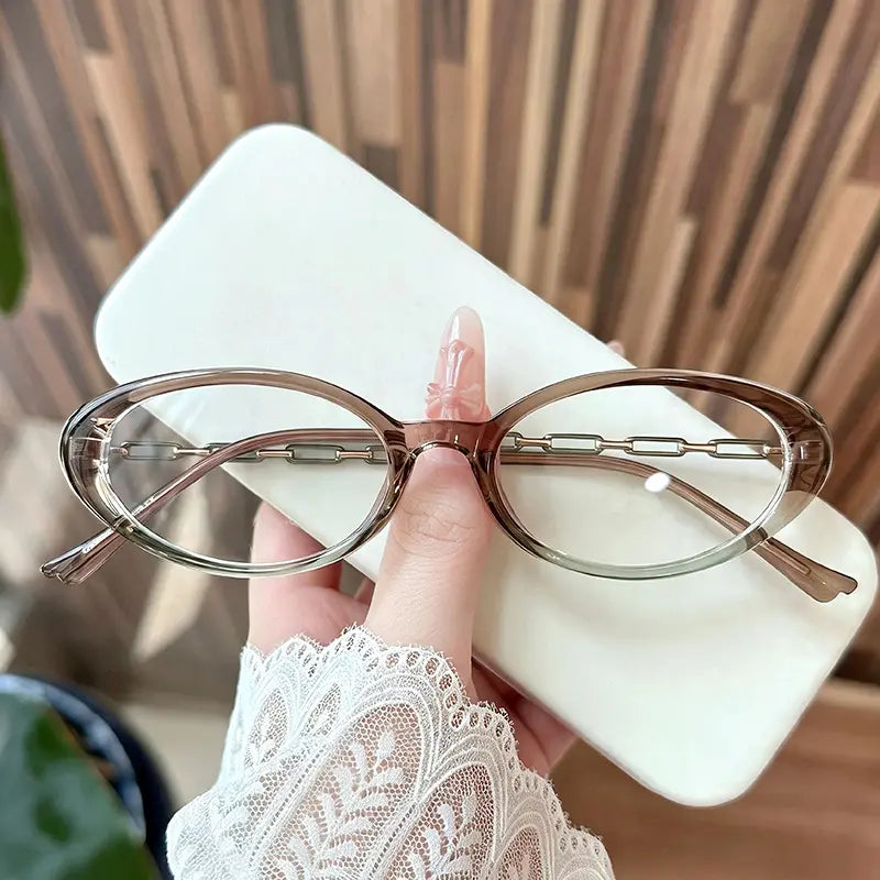 Lia Cut-edge cat-eye glasses
