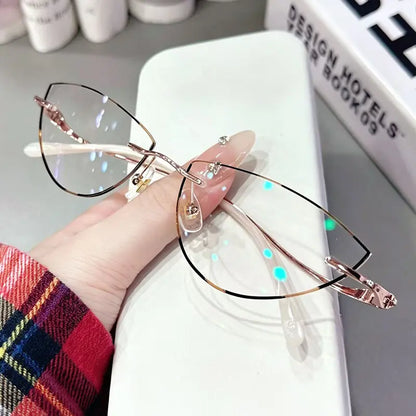 Lyra Cutedge cateye glasses