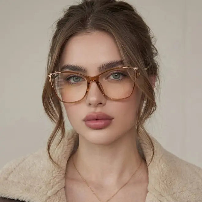 Acy Cut-edge cat-eye glasses