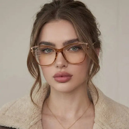 Acy Cut-edge cat-eye glasses