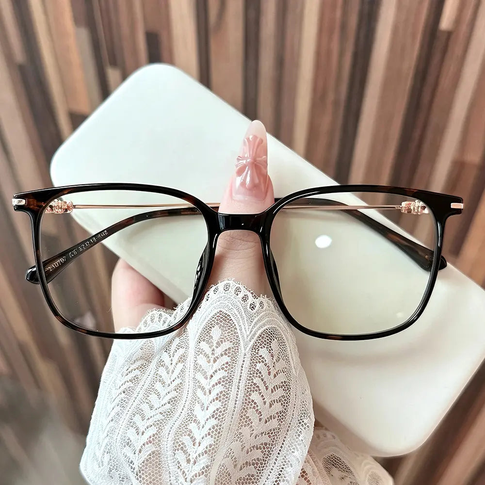 Neo Geometric-shaped glasses